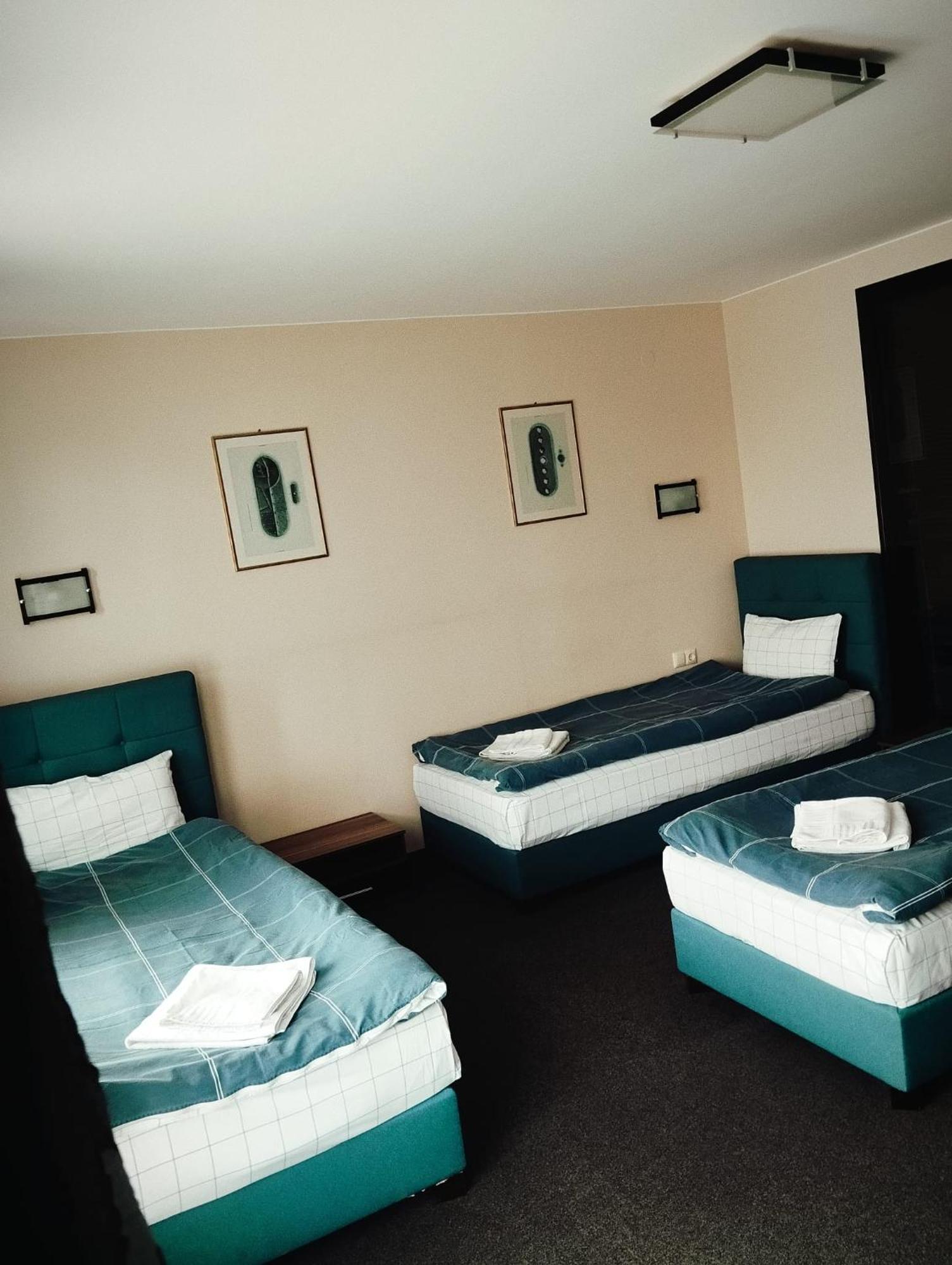 Park-Hotel 扬博尔 外观 照片