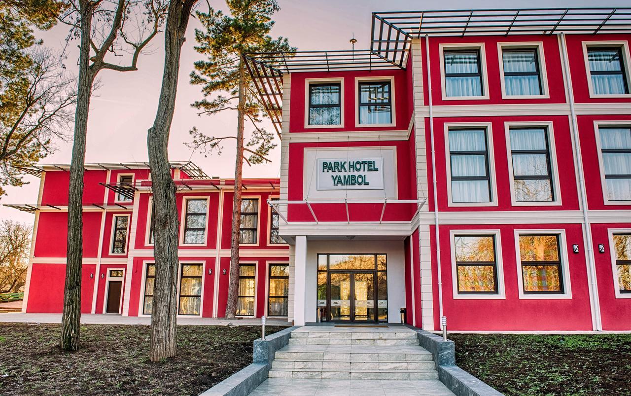 Park-Hotel 扬博尔 外观 照片